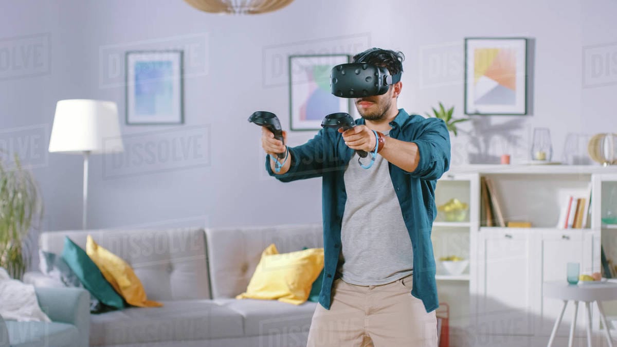 VR đưa người udngf vào một thế giới giả lập hoàn toàn