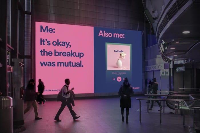 Hình ảnh minh hoạ: Biển quảng cáo memes cua Spotify được đặt tại các khu trung tâm thương mại - thu hút sự chú ý của công chúng một cách hài hước