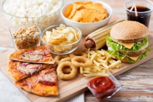 Đồ ăn nhanh là gì? Điểm danh những mặt lợi và hại